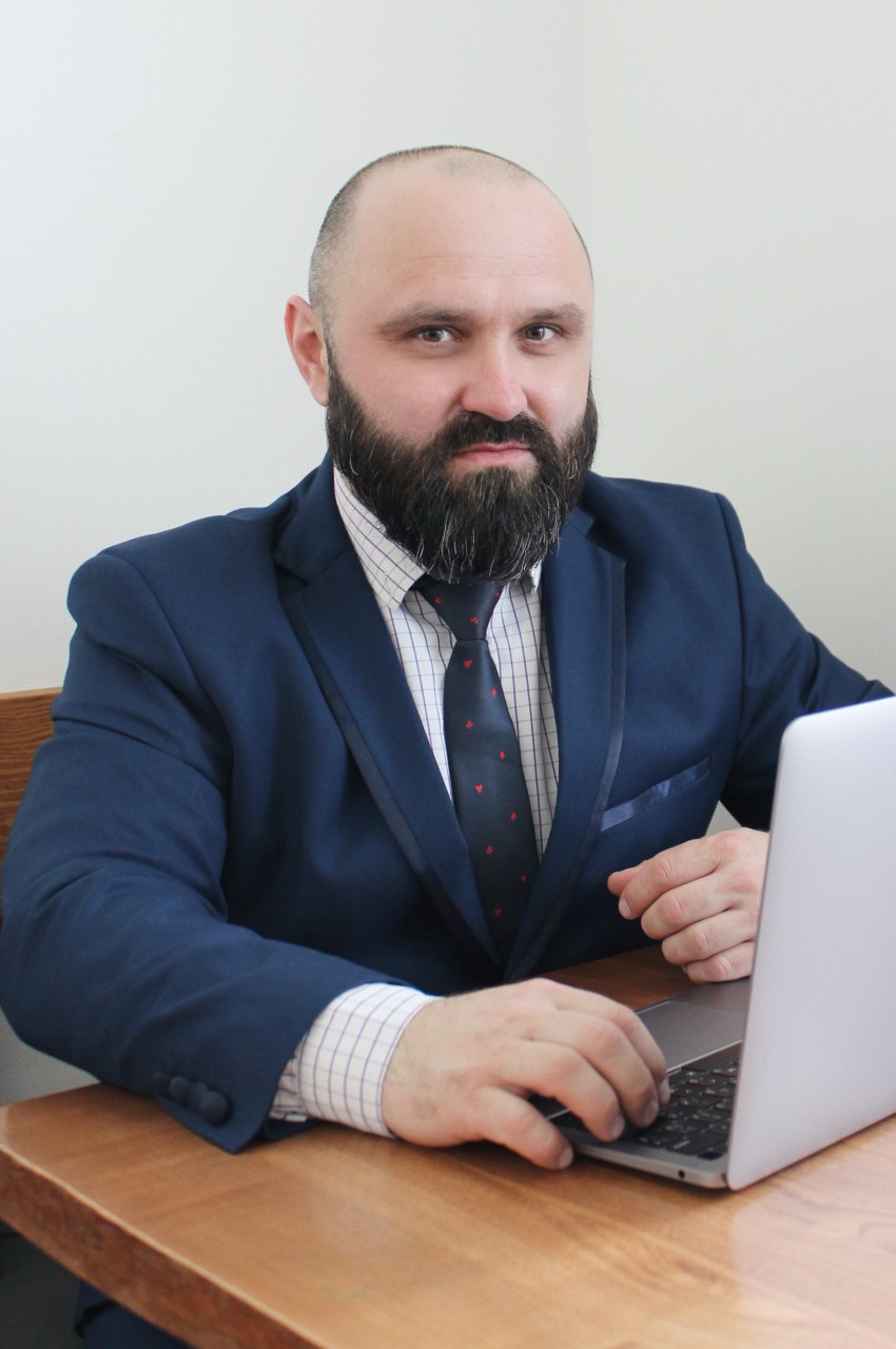 Адвокат Сергій Крохмаль